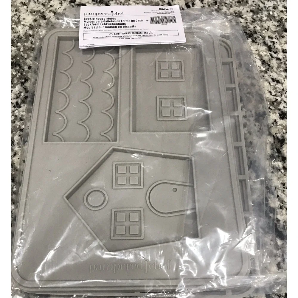 NEW Pampered Chef Gingerbread House Silicone Mold Set Cookie 100136